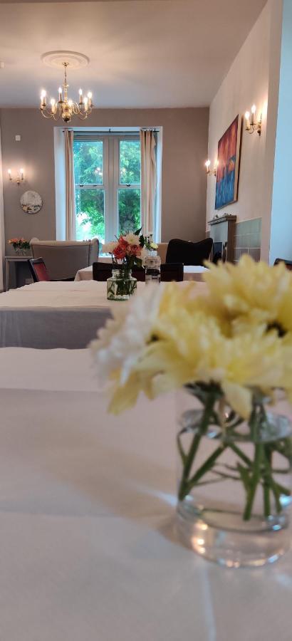 Hotel Square Tomintoul Eksteriør billede