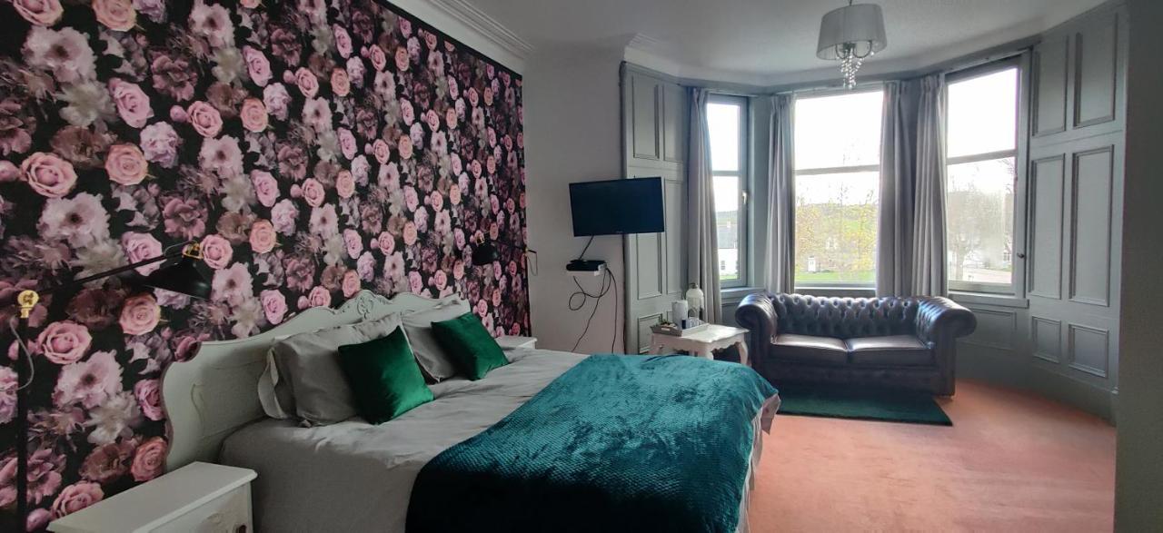 Hotel Square Tomintoul Eksteriør billede