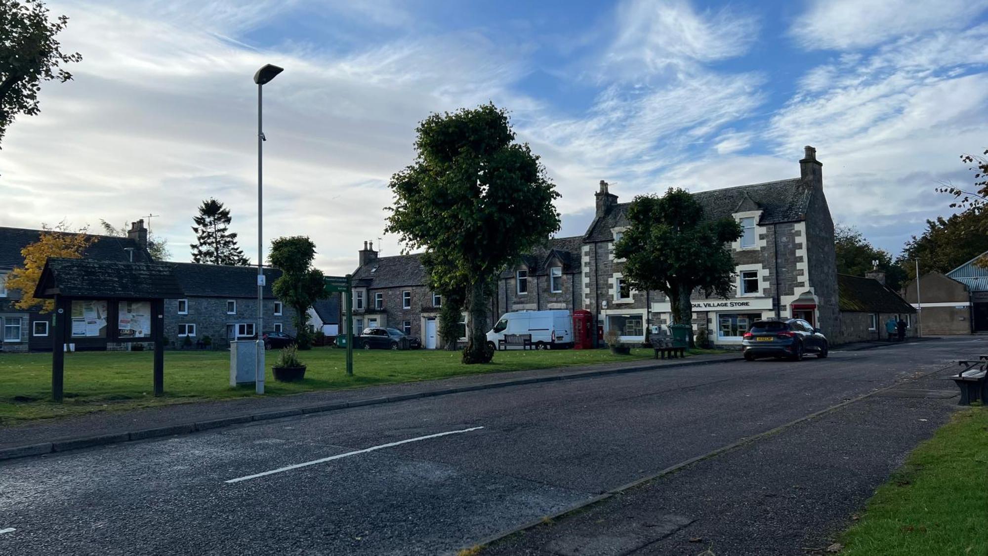 Hotel Square Tomintoul Eksteriør billede