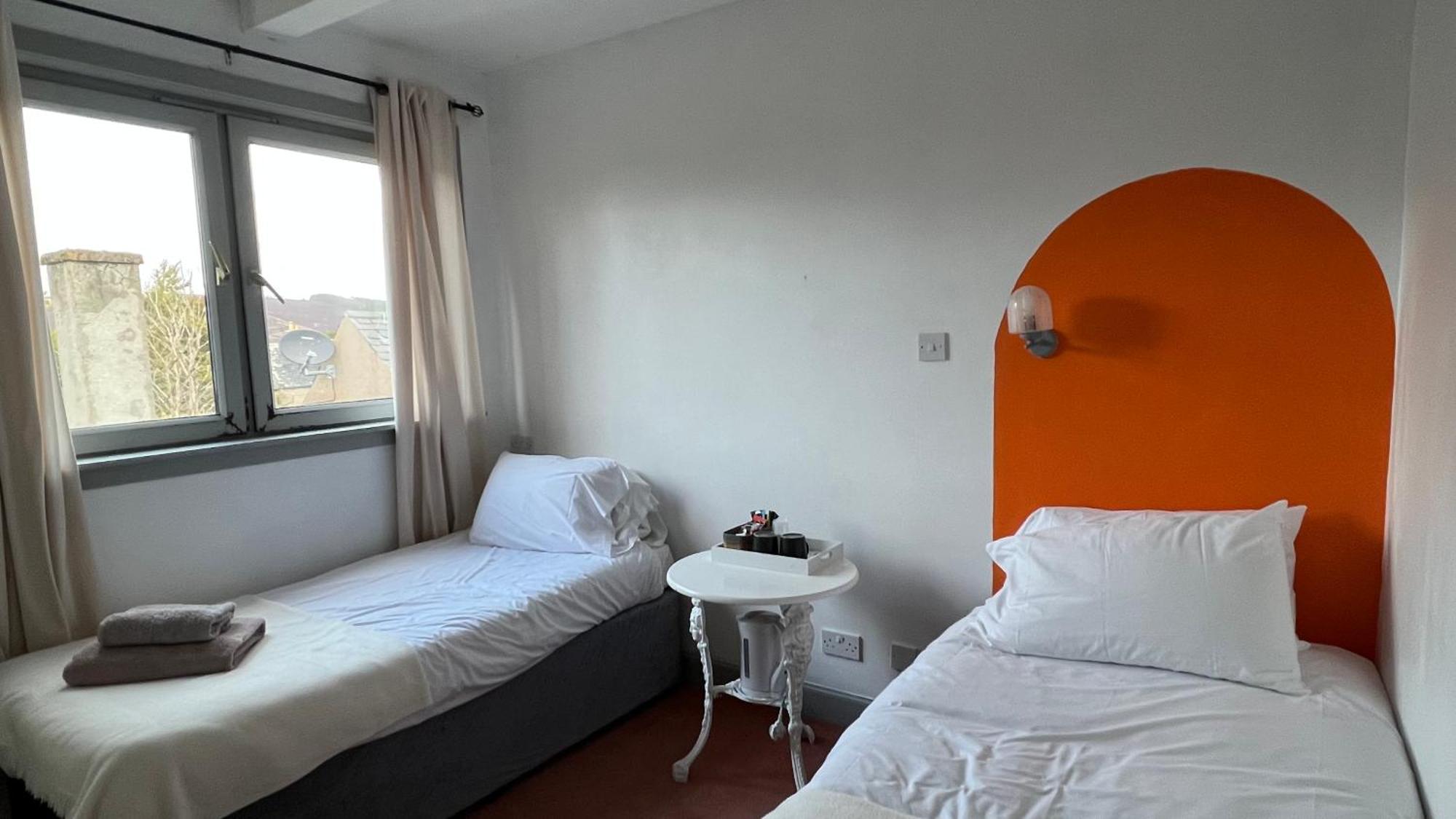 Hotel Square Tomintoul Eksteriør billede